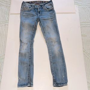 19. Rock Revival Mid-rise Straight Vien Denim Jean